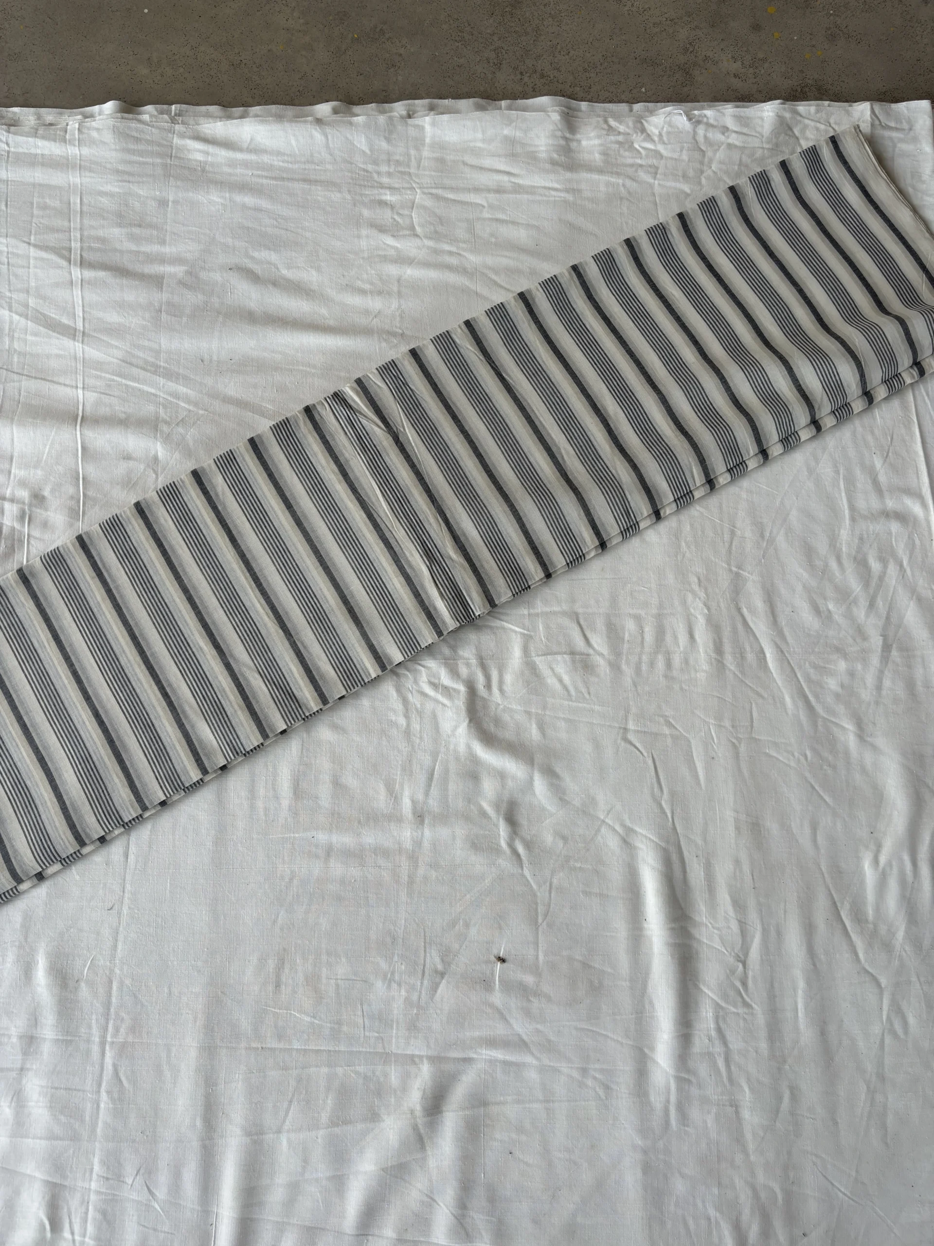 handwoven black &white cotton stripe