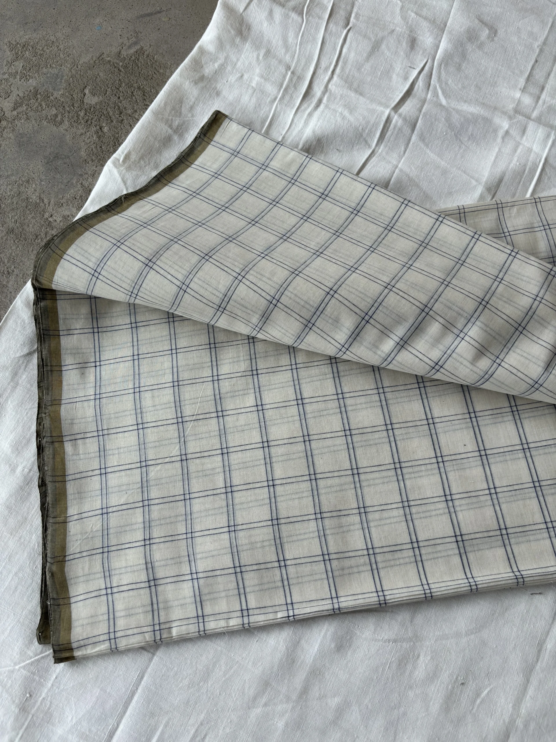 handwovenb blue &white check - Image 2