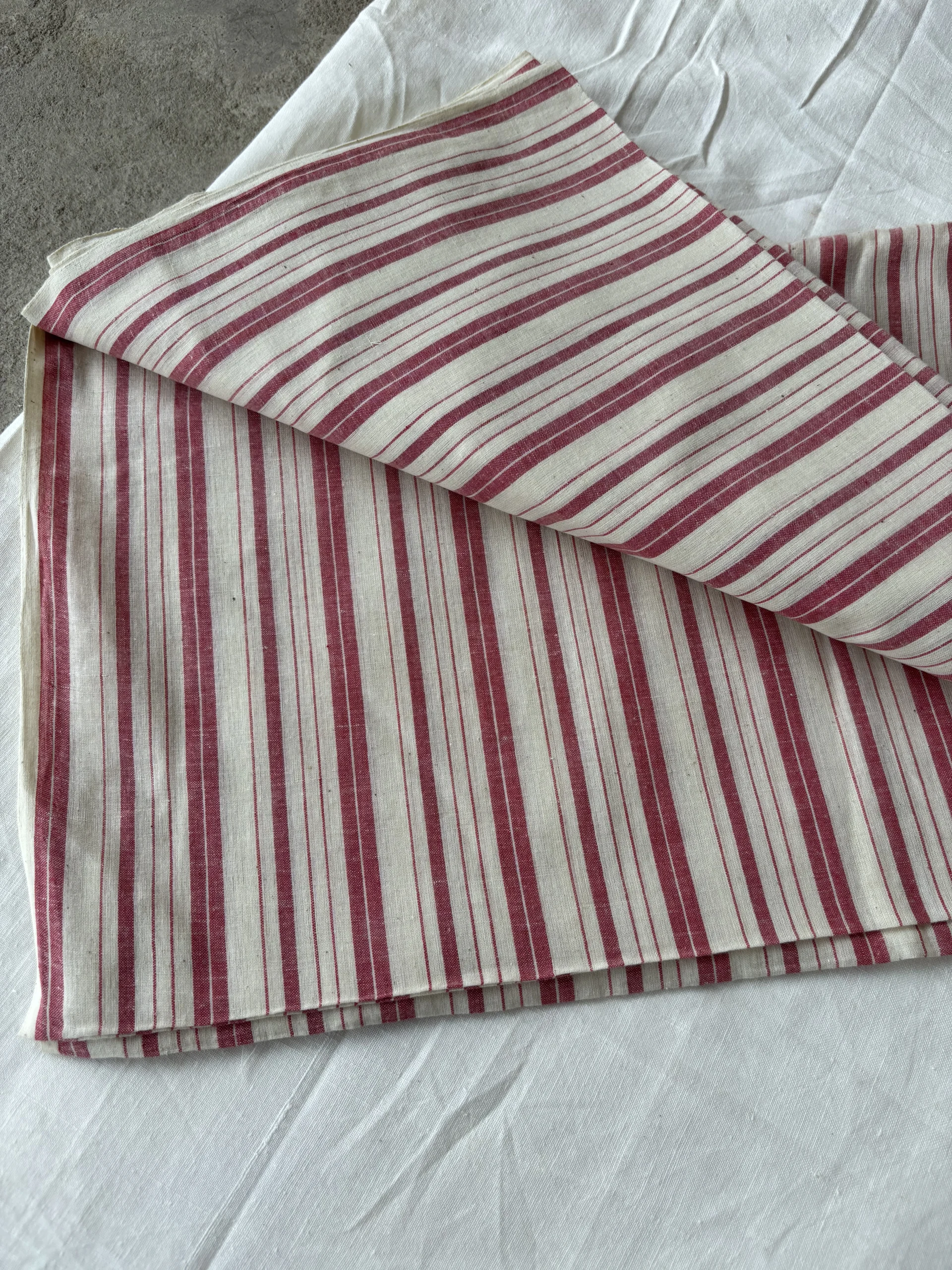 handwoven 40count red&white stripe - Image 2